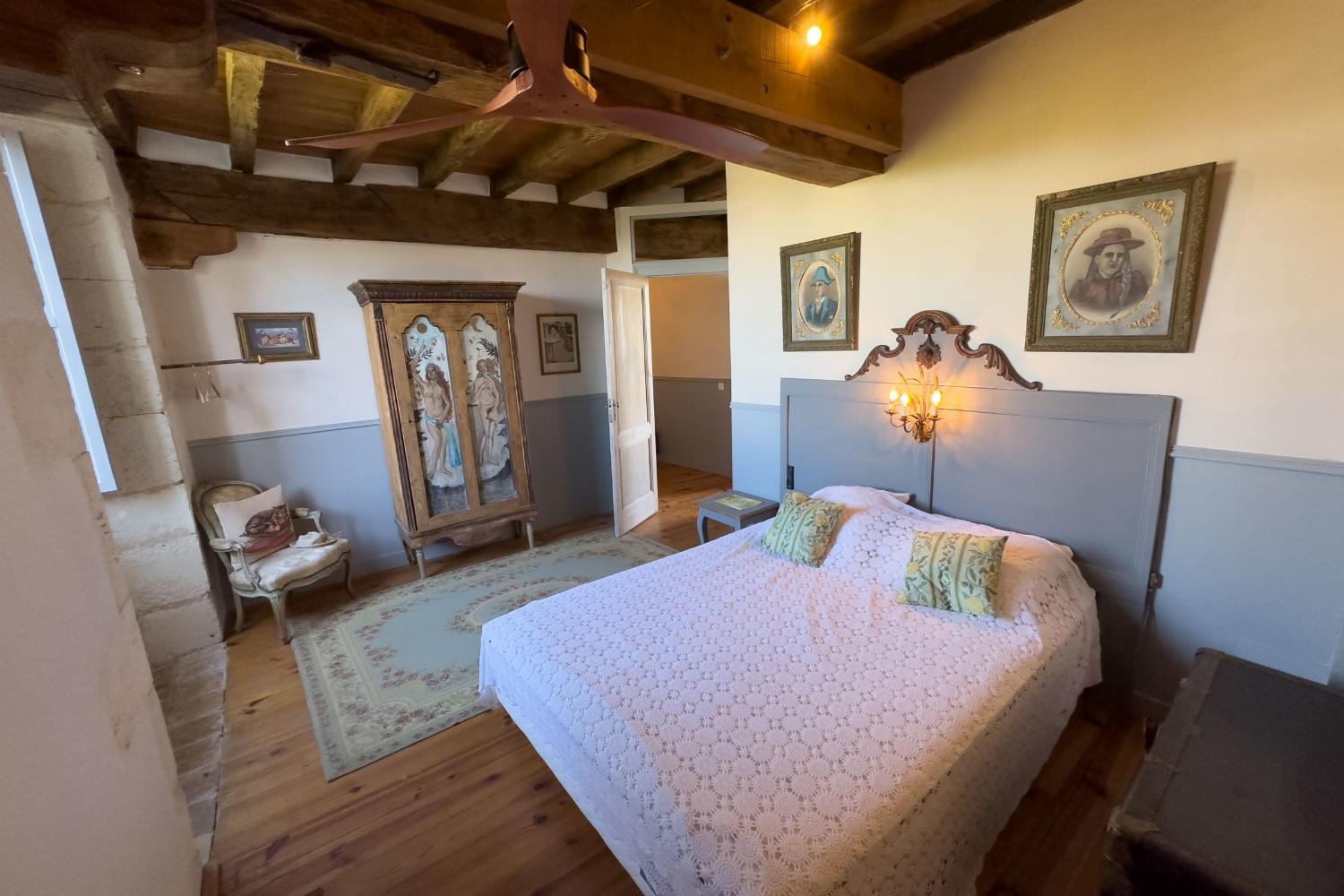 Bedroom | Holiday château in Nouvelle-Aquitaine