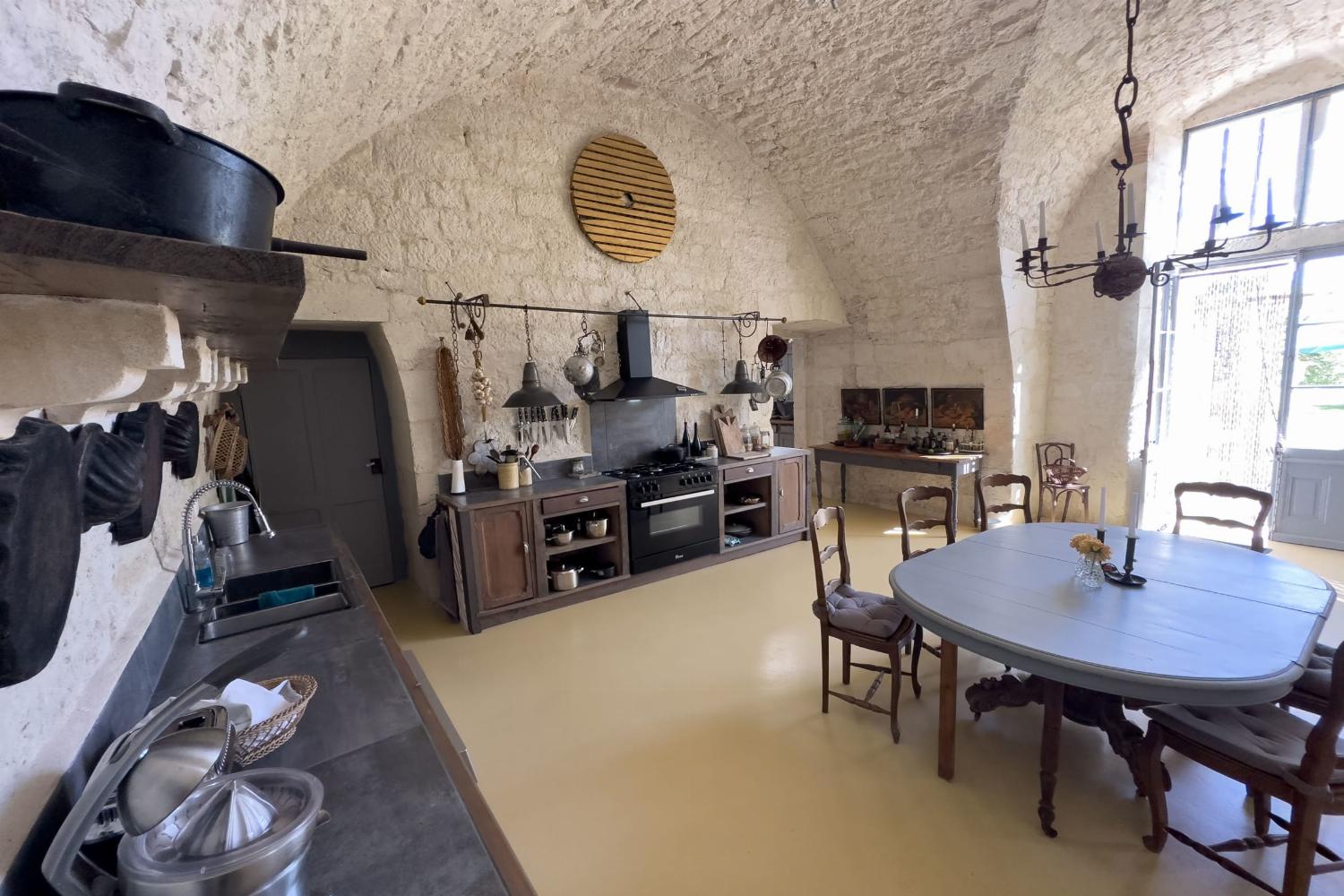 Kitchen | Holiday château in Nouvelle-Aquitaine