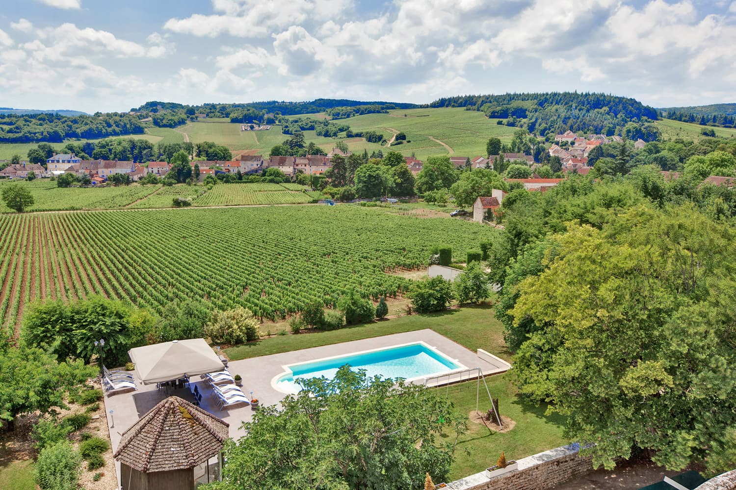 Vacation rental châteaux with private pool in Burgundy with countryside views | Château Saône
