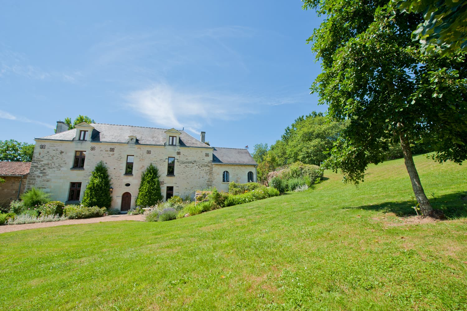 Holiday home with private pool and countryside setting in the Loire Valley | Manoir Coteaux