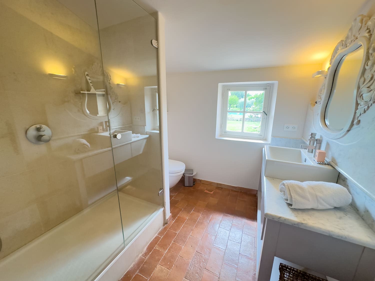 Bathroom | Holiday accommodation in Puyvert