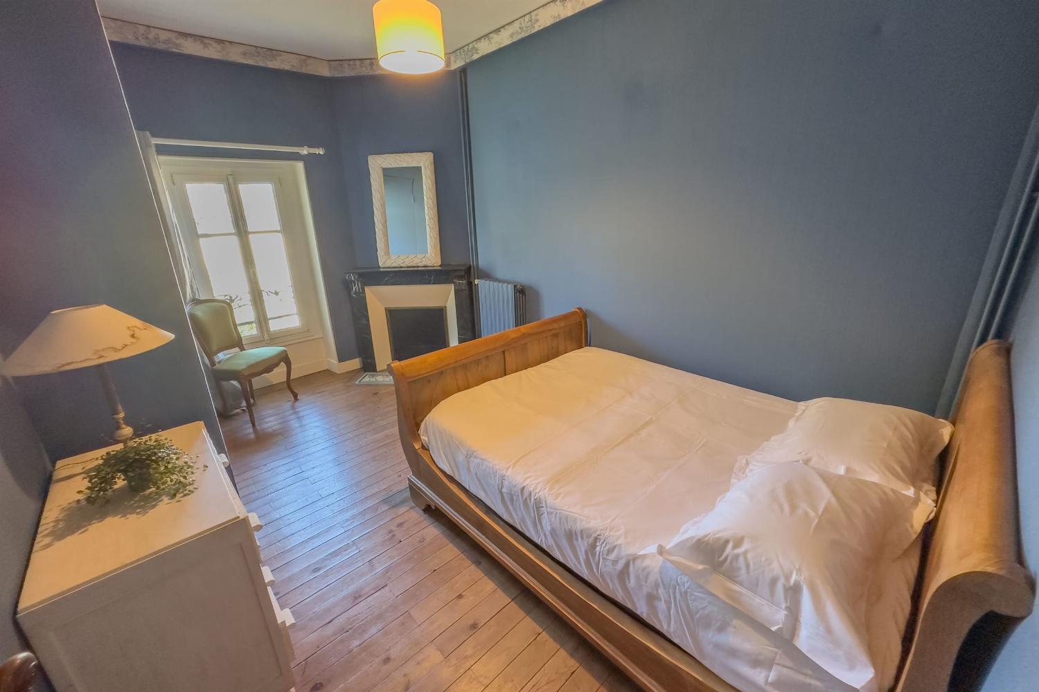 Bedroom | Holiday villa in Gironde