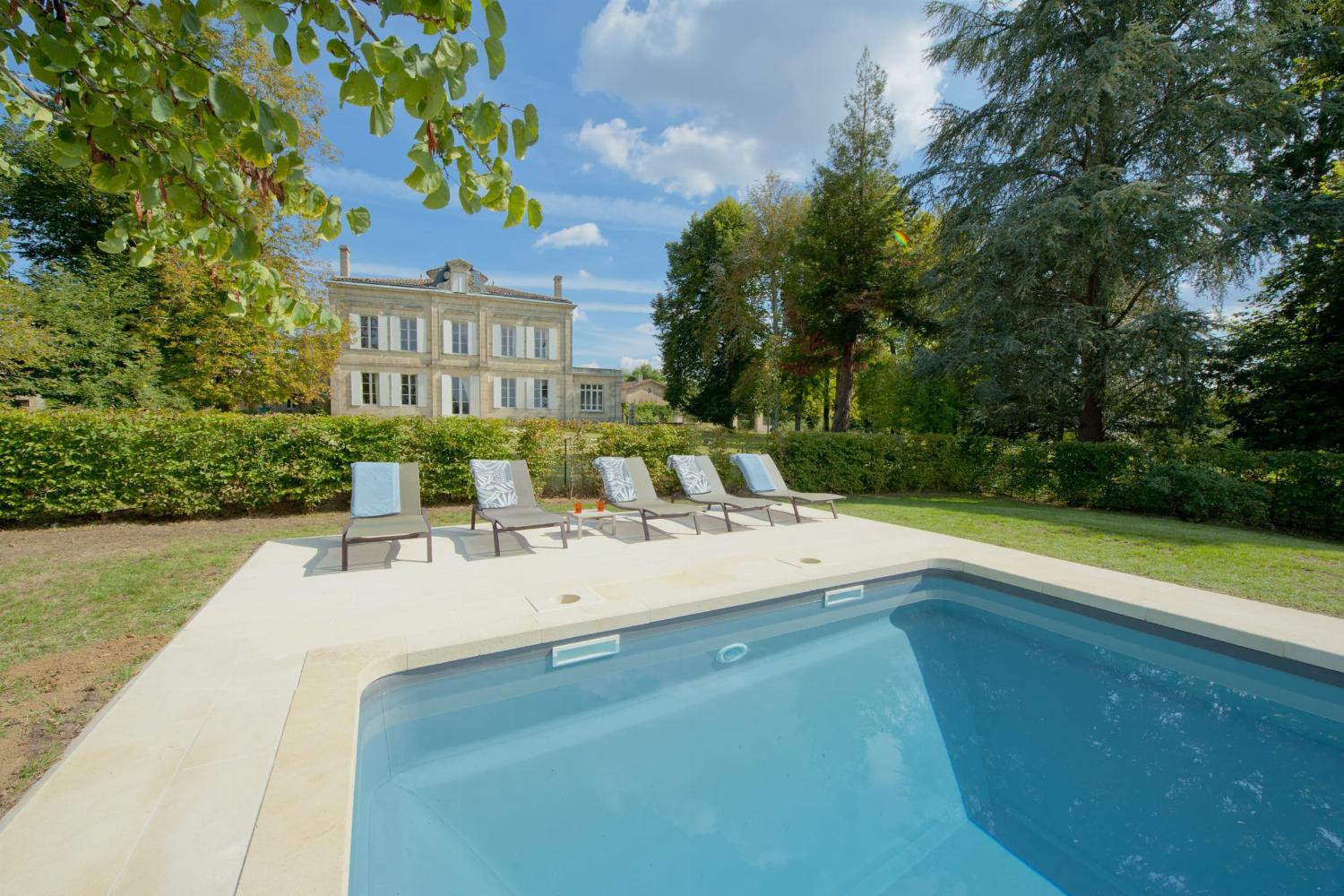 Holiday château in Gironde with private pool