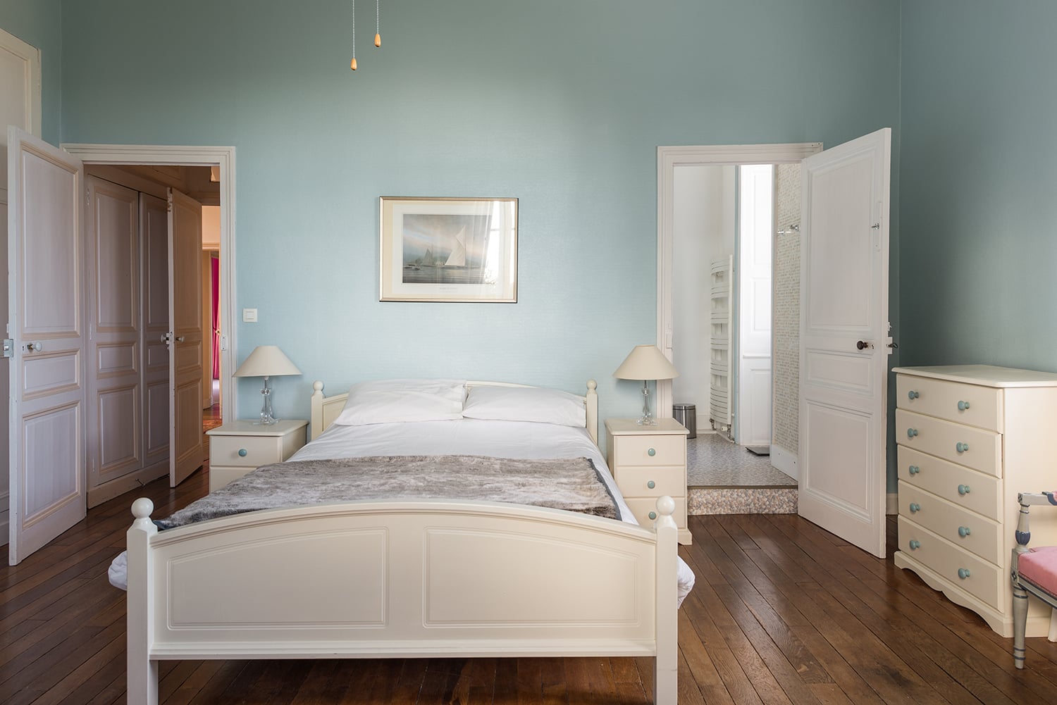 Bedroom | Holiday chateau in Dignac Bedroom | Holiday chateau in Dignac