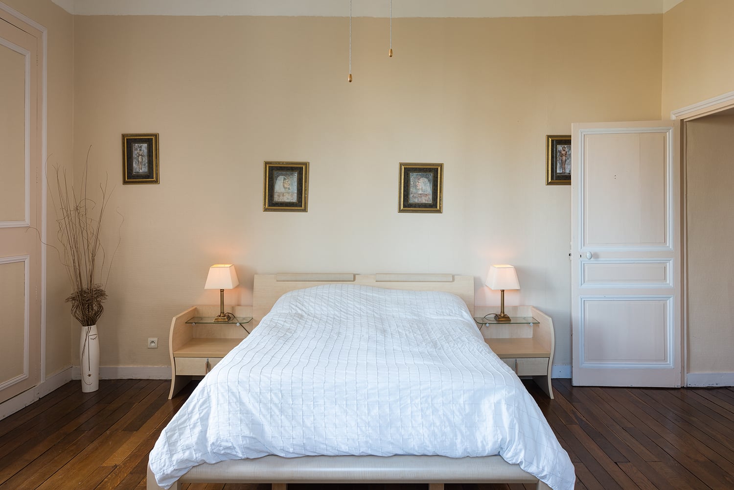 Bedroom | Holiday chateau in Dignac Bedroom | Holiday chateau in Dignac