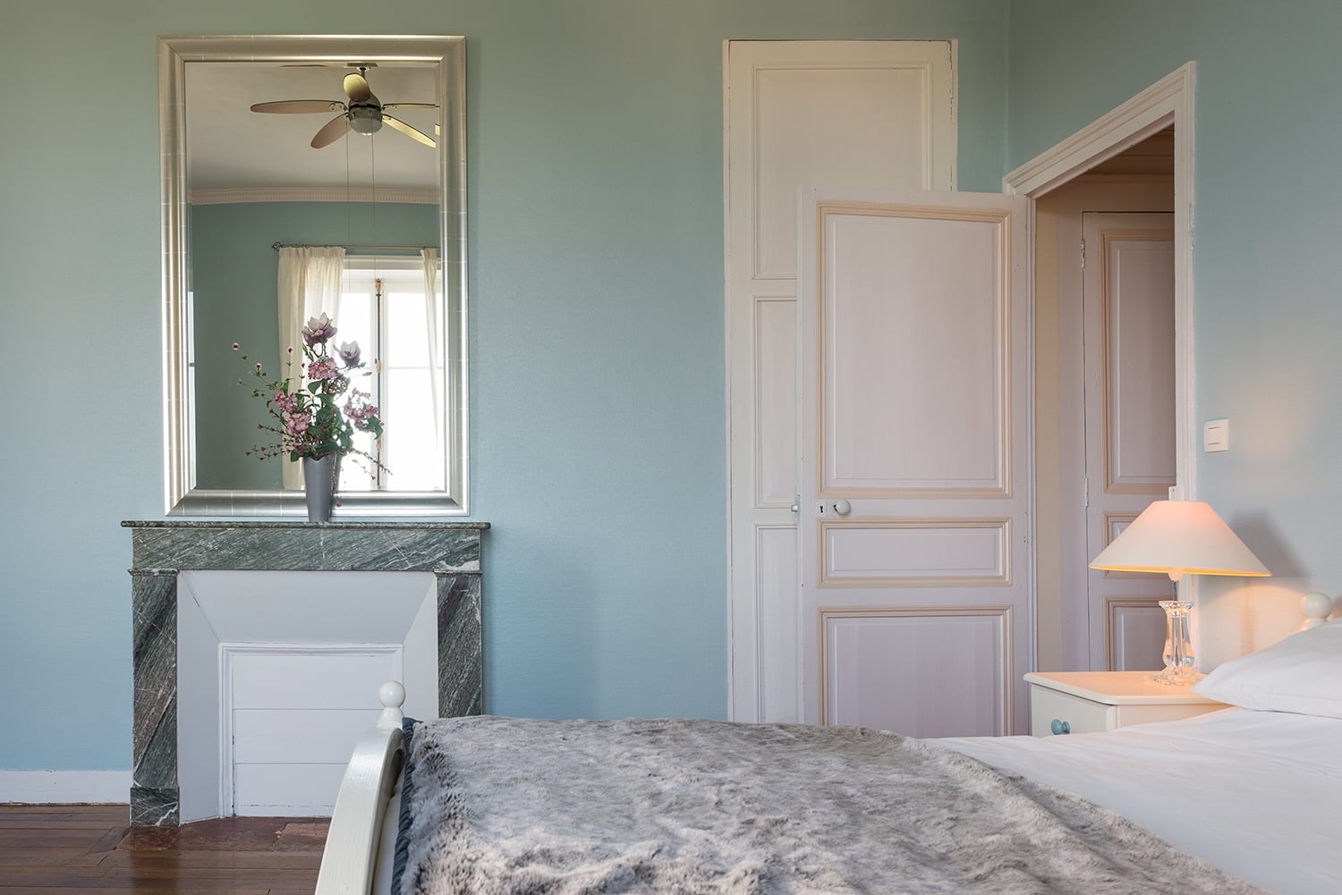 Bedroom | Holiday chateau in Dignac Bedroom | Holiday chateau in Dignac