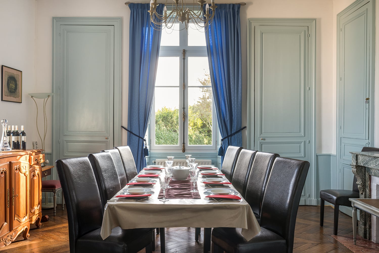 Dining room | Holiday chateau in Dignac Dining room | Holiday chateau in Dignac