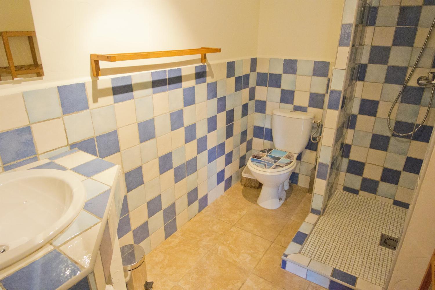 Bathroom | Holiday villa in Corsica