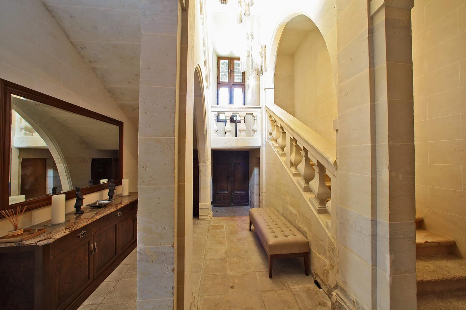 Hallway | Holiday château in Dordogne