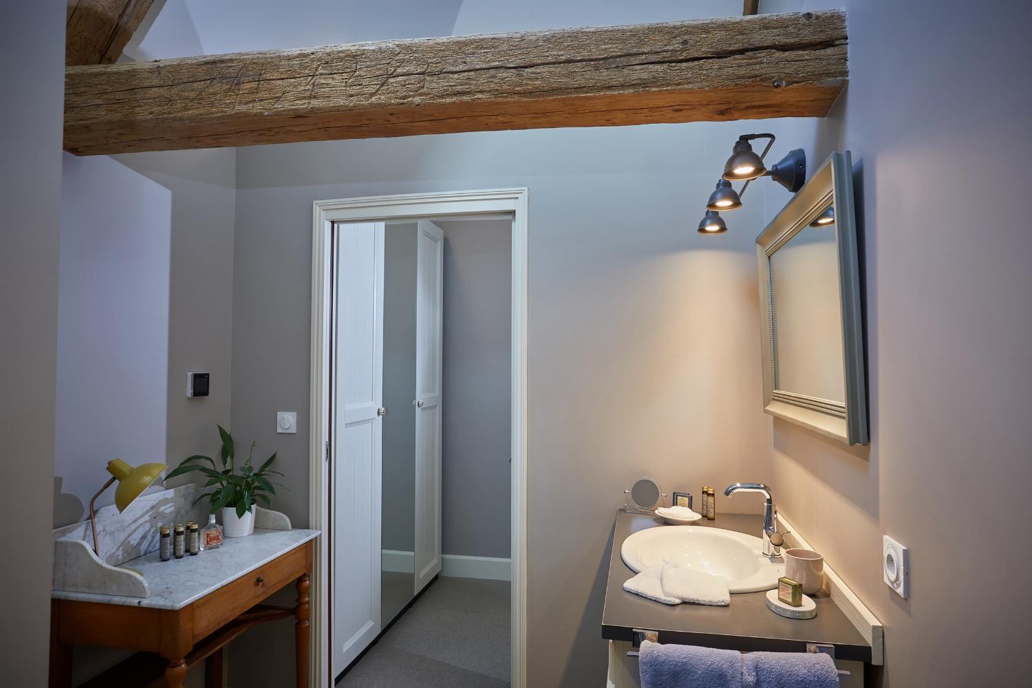 Bathroom | Holiday accommodation in Burgundy