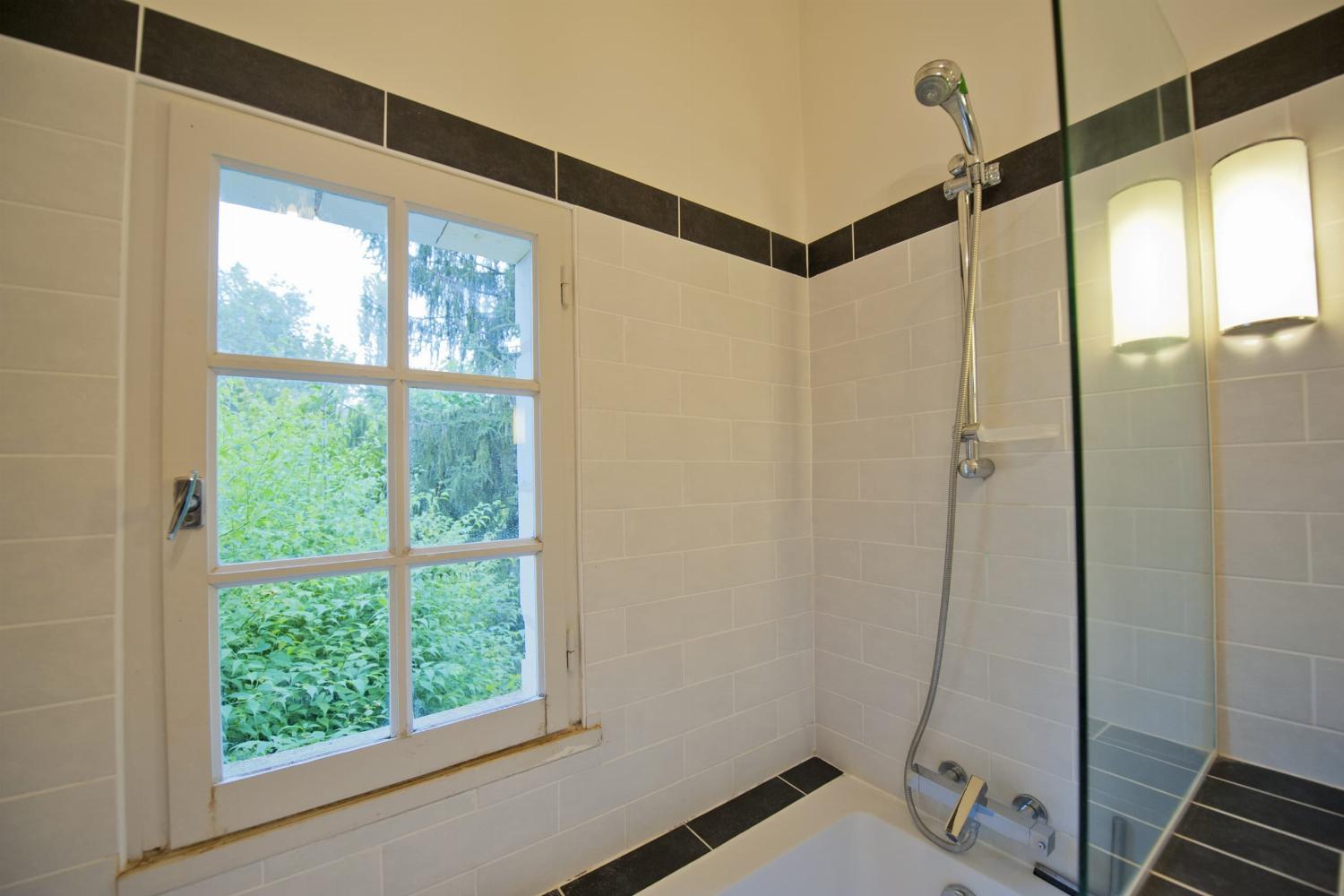 Bathroom | Holiday home in Loire