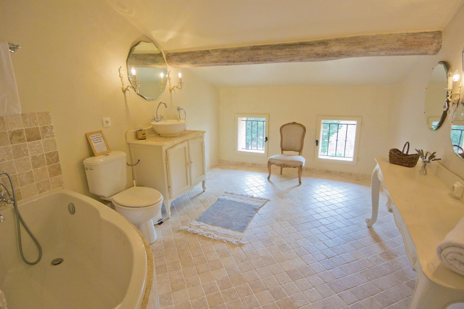 Bathroom | Rental home in Provence