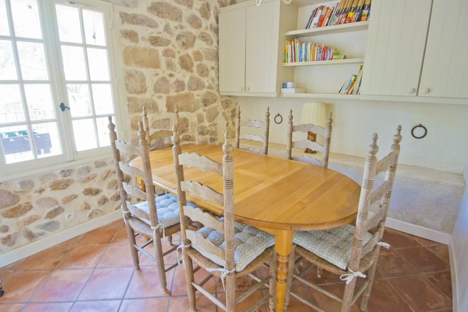 Dining room | Rental home in Provence