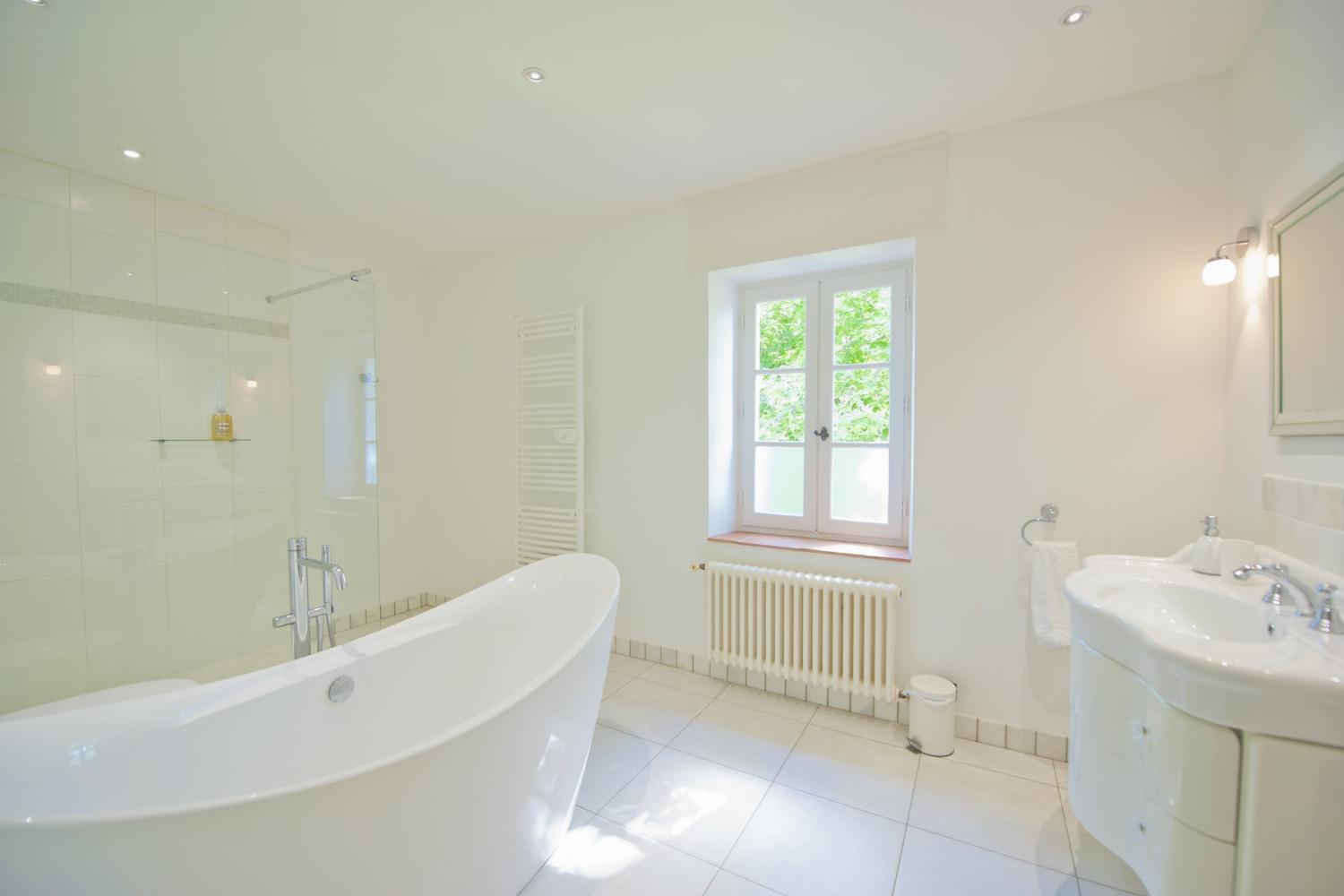 Bathroom | Rental home in Dordogne