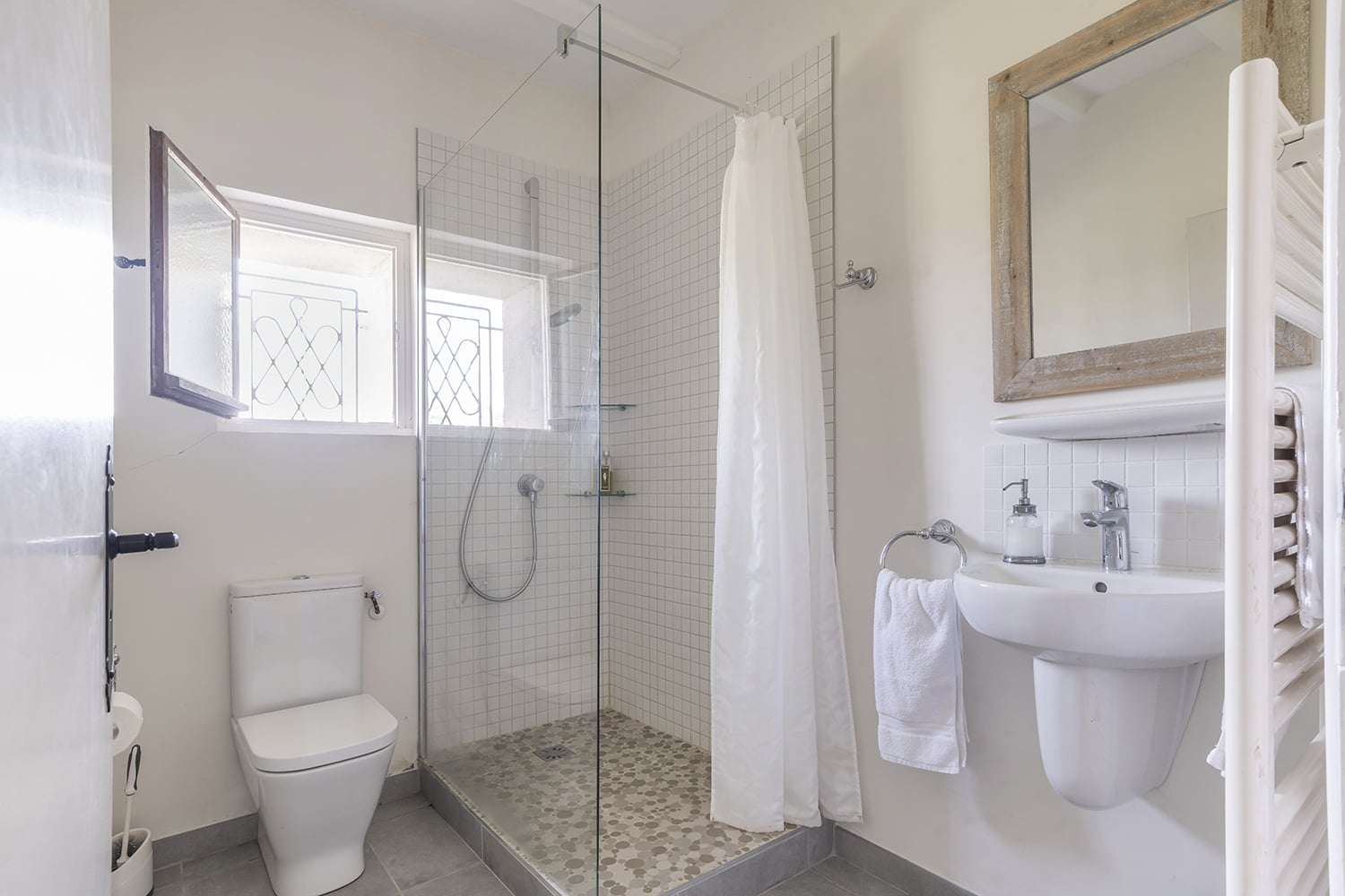 Bathroom | Rental home in Dordogne