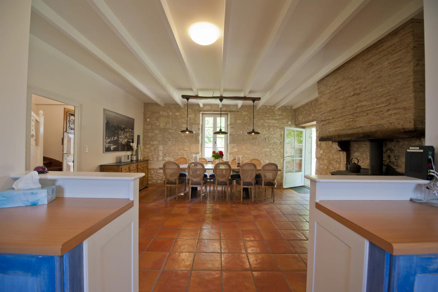 Dining room | Rental home in Dordogne