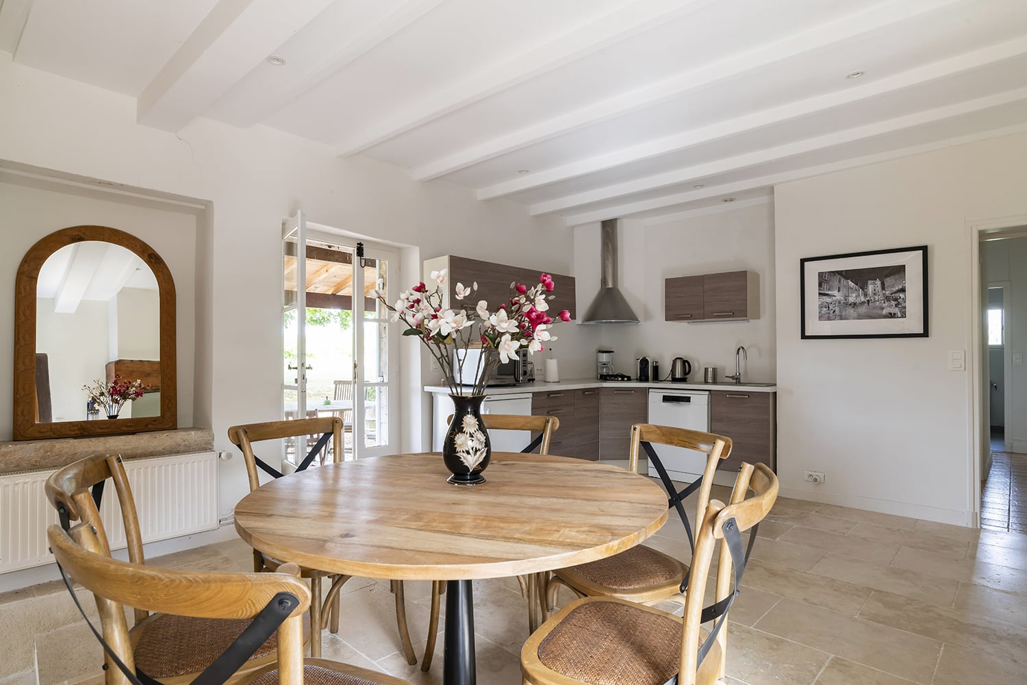 Dining room | Rental home in Dordogne