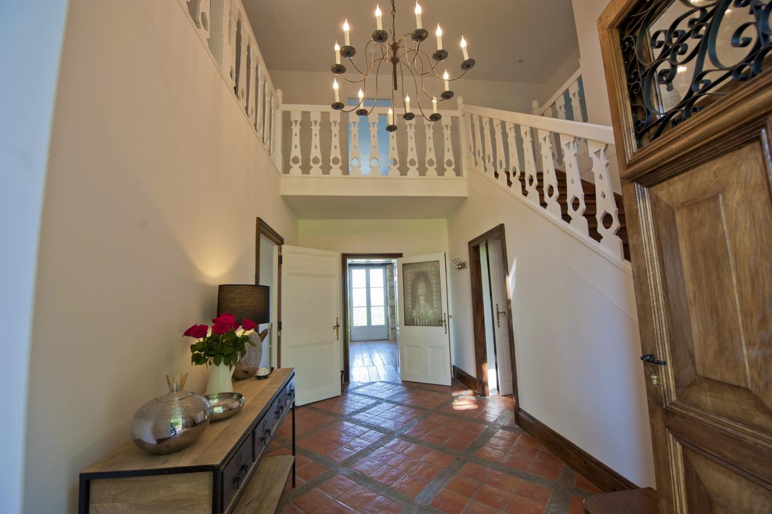 Hallway | Rental home in Dordogne