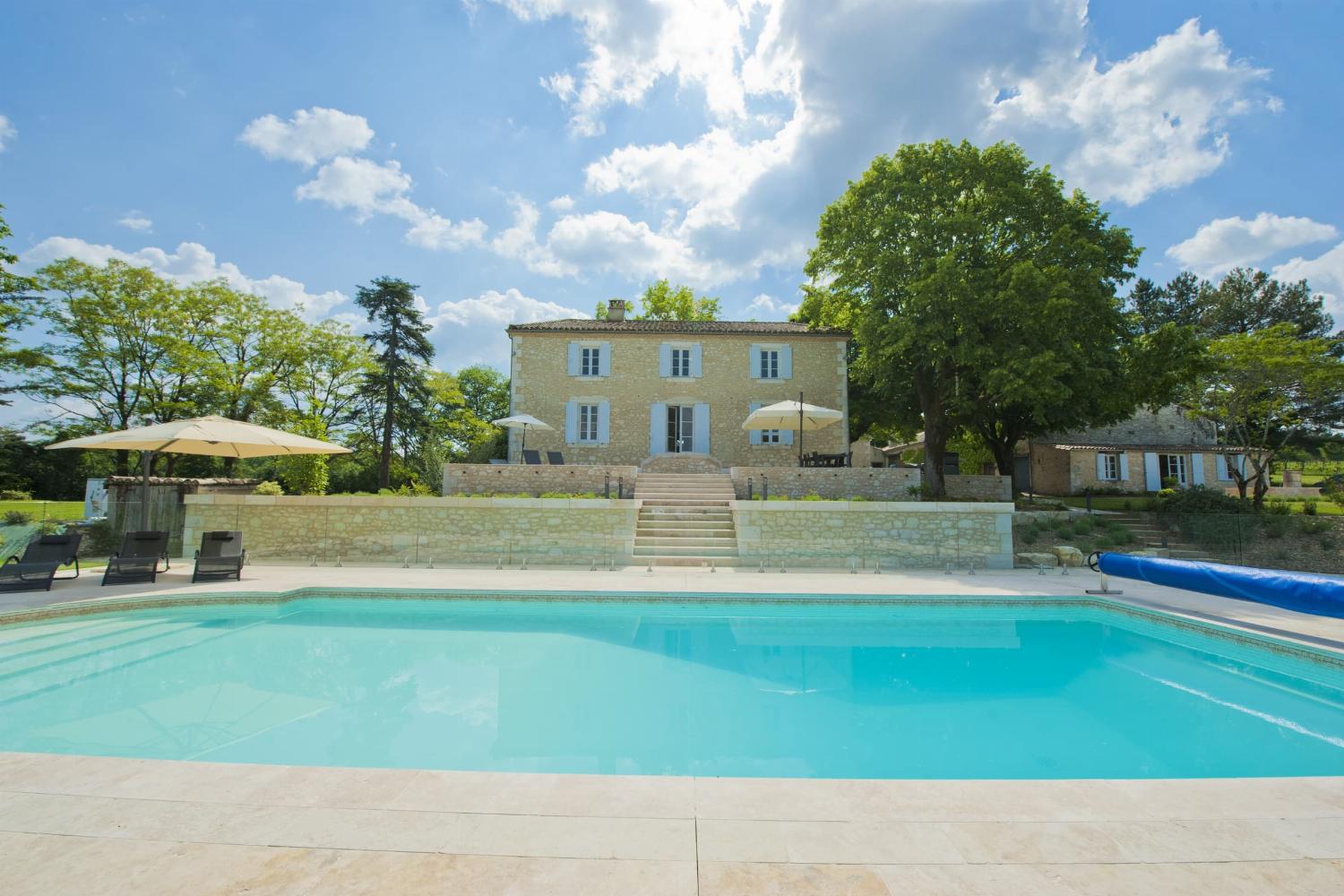 Rental home in Dordogne with private heated pool