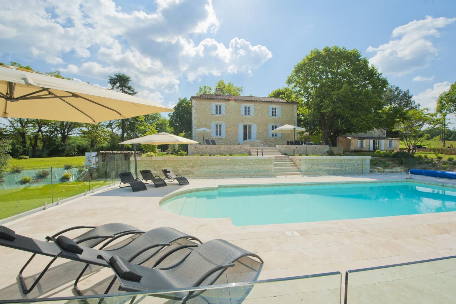 Rental home in Dordogne with private heated pool