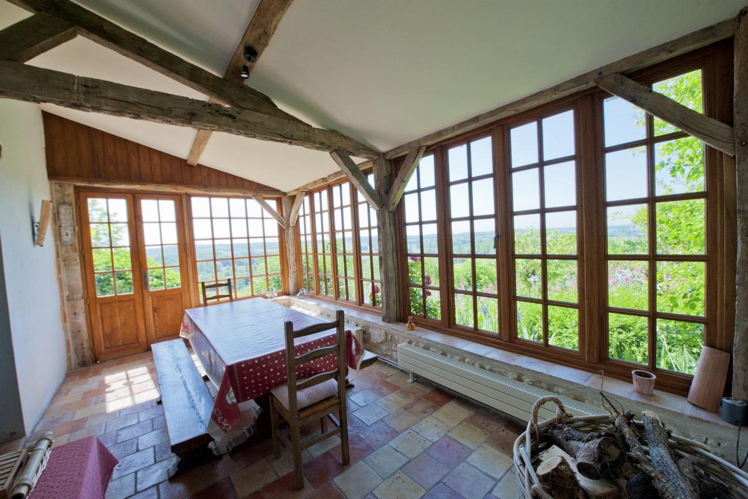 Dining room | Holiday château in Dordogne