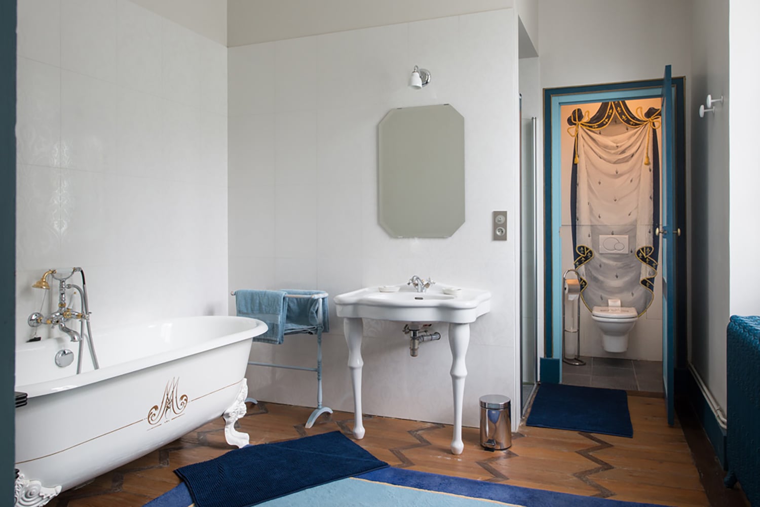 Bathroom | Holiday château in Tailly Bathroom | Holiday château in Tailly