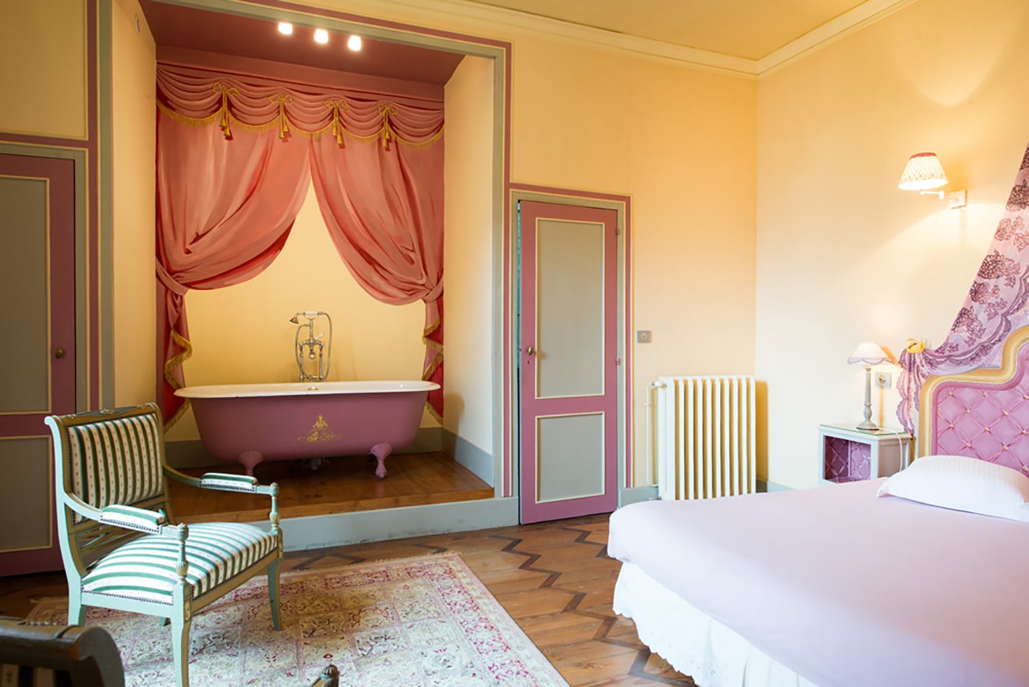 Bedroom | Holiday château in Tailly Bedroom | Holiday château in Tailly