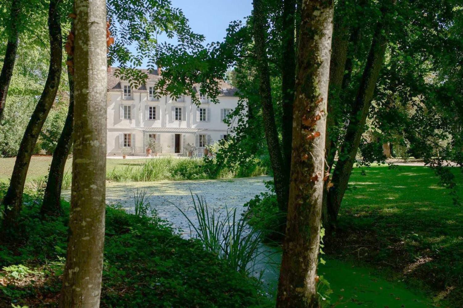 Holiday château in Bourgogne Franche-Comté