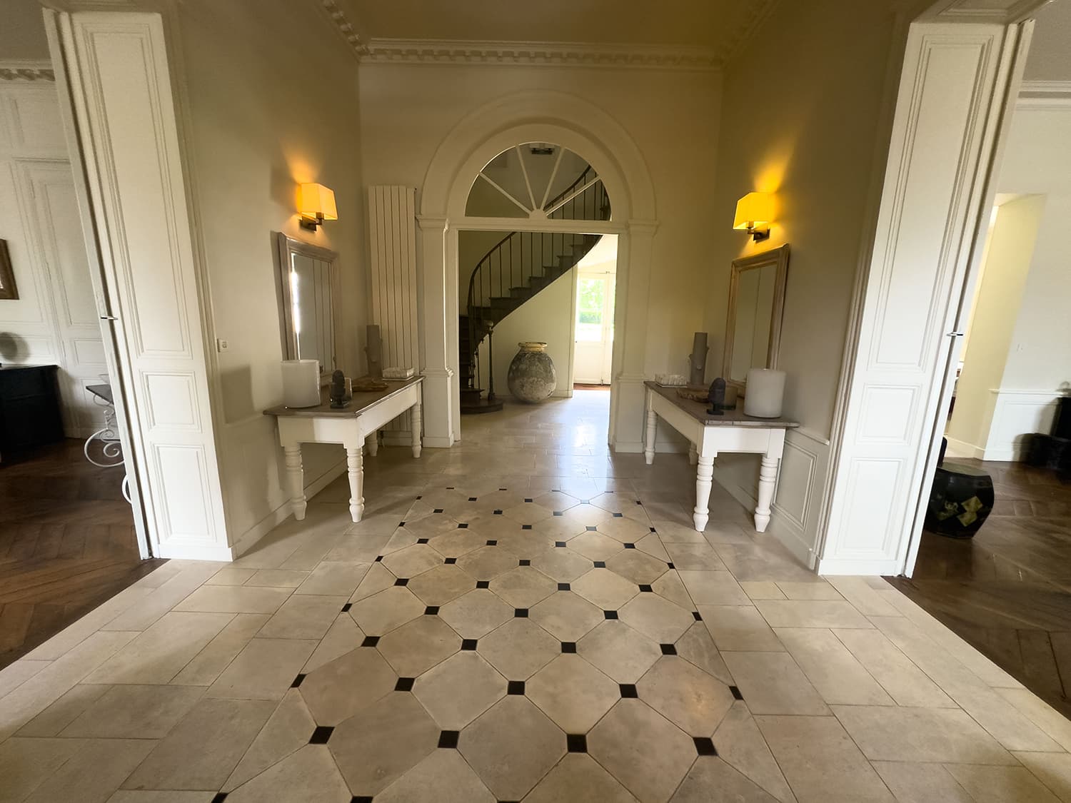 Hallway | Holiday home in Loire