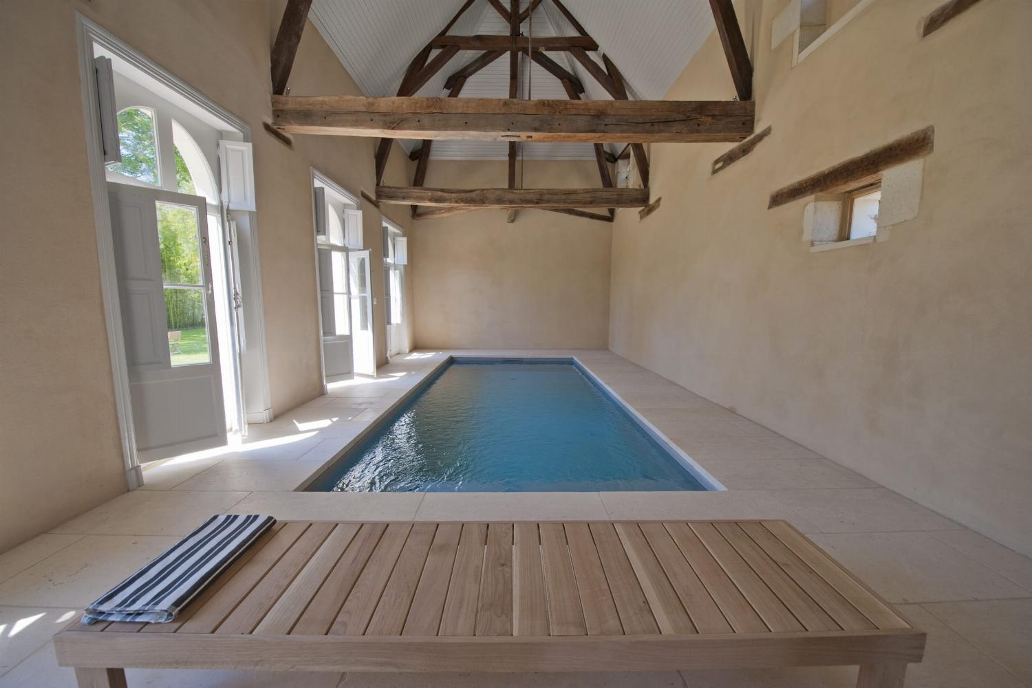 Piscine intérieure privée chauffée