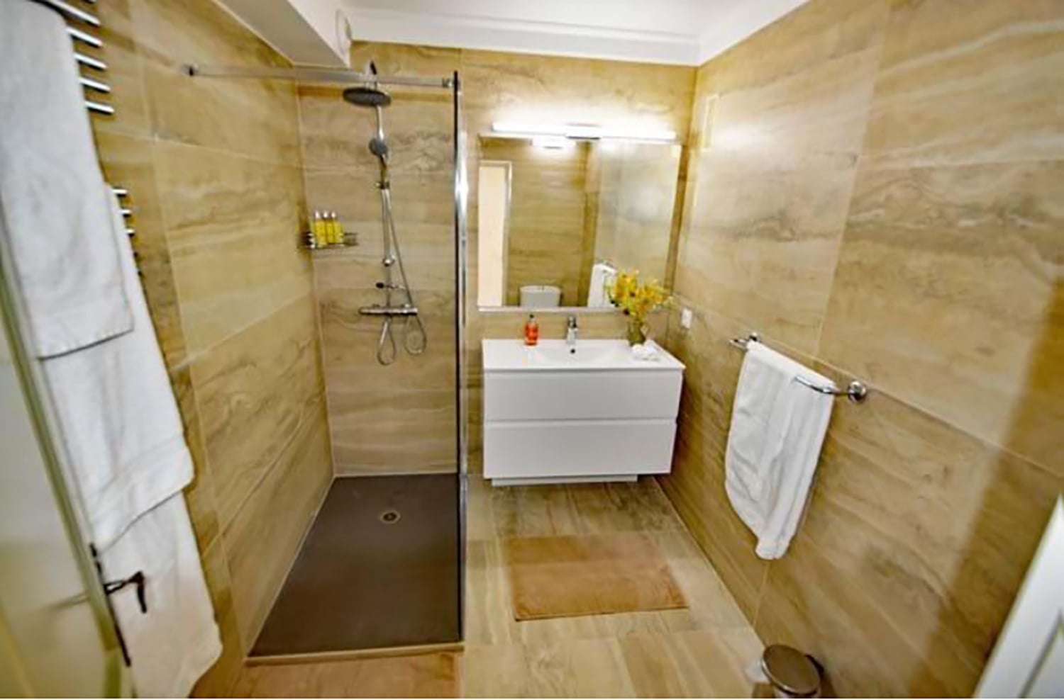 Bathroom | Holiday apartment in Provence