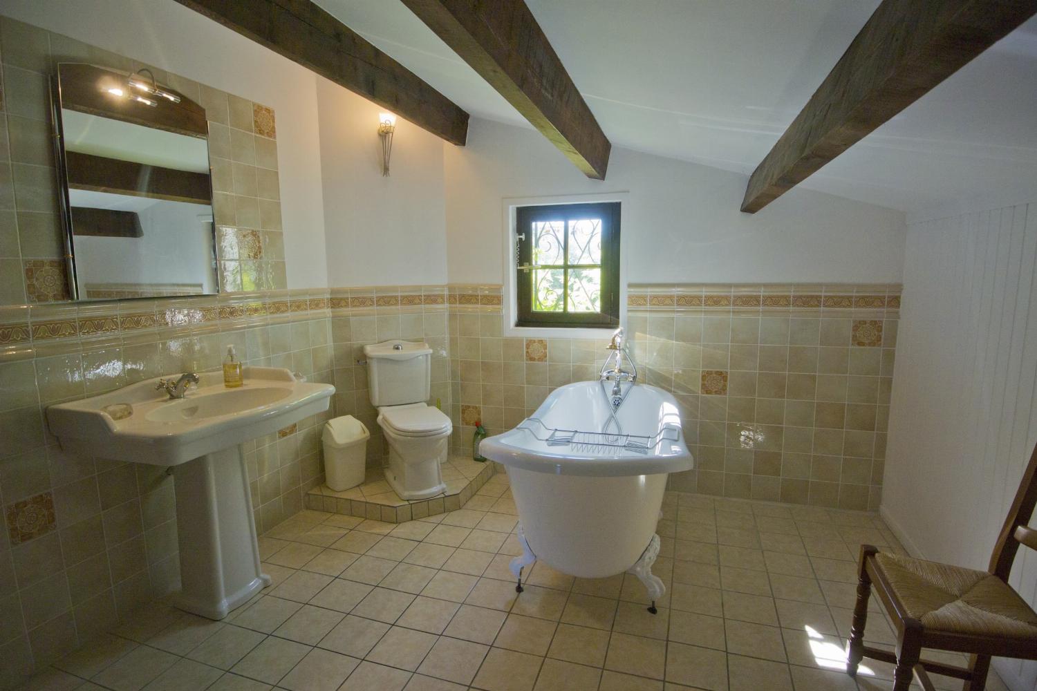 Bathroom | Holiday villa in South of France