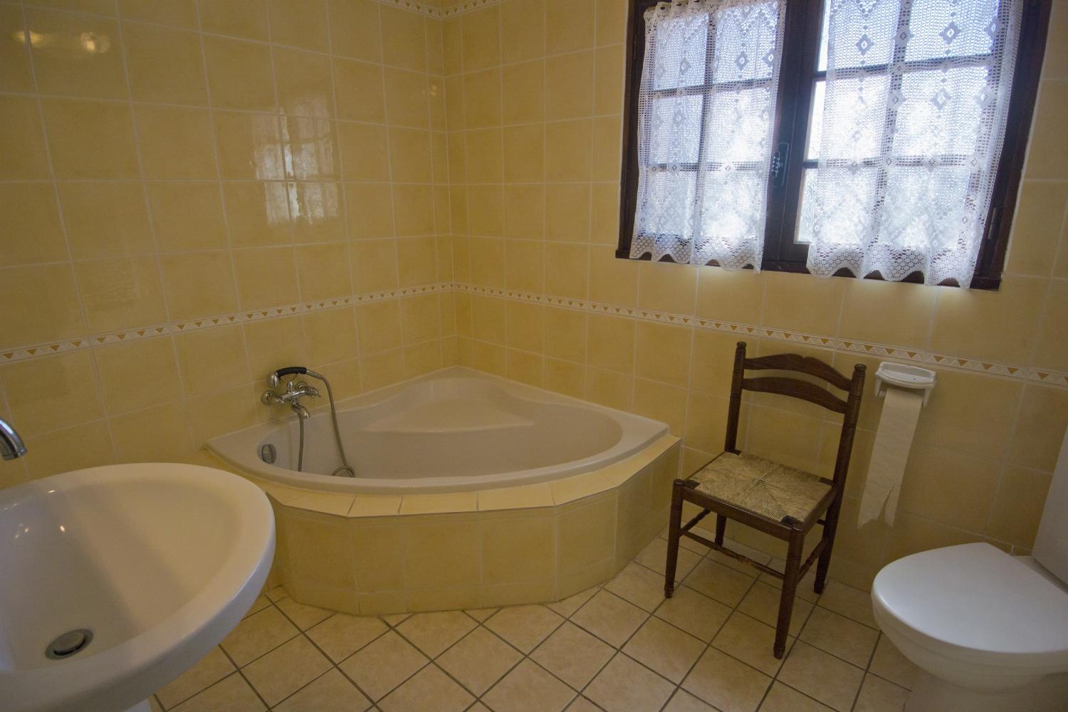 Bathroom | Holiday villa in South of France