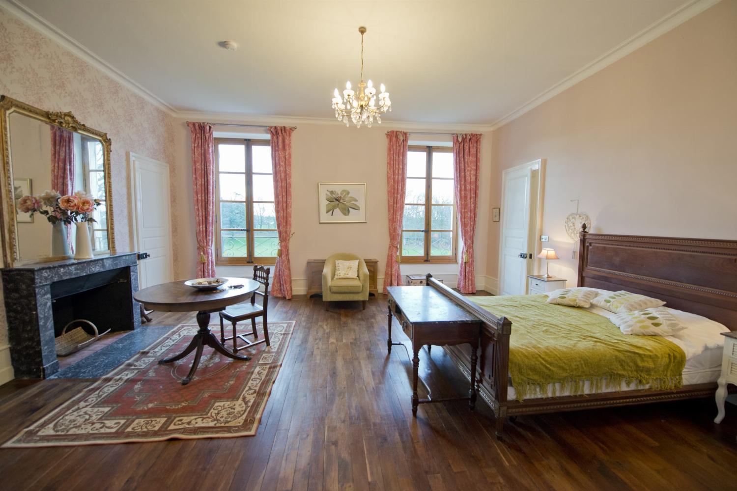 Bedroom | Rental château in Loire