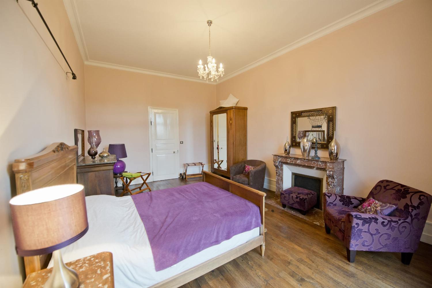 Bedroom | Rental château in Loire