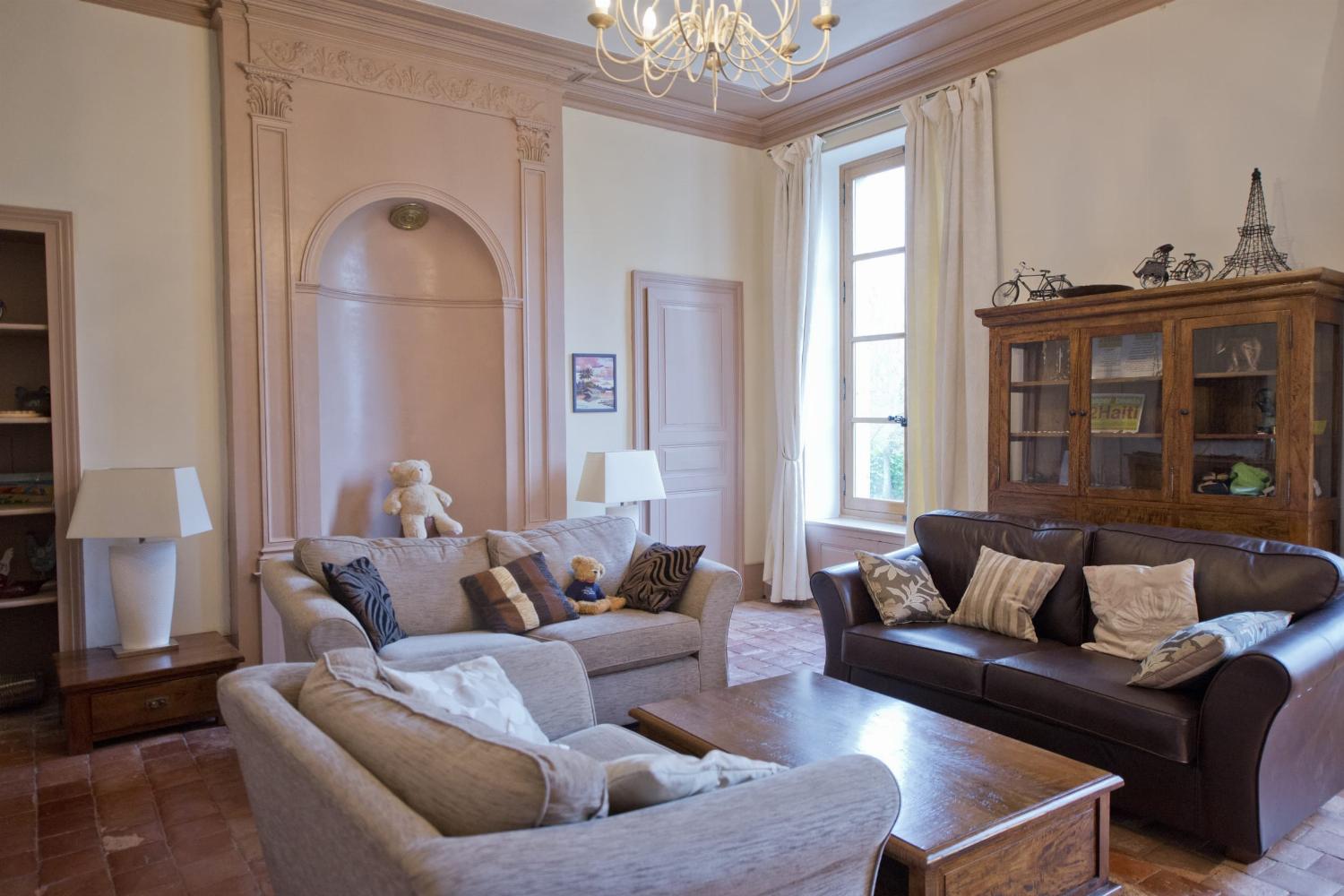 Living room | Rental château in Loire