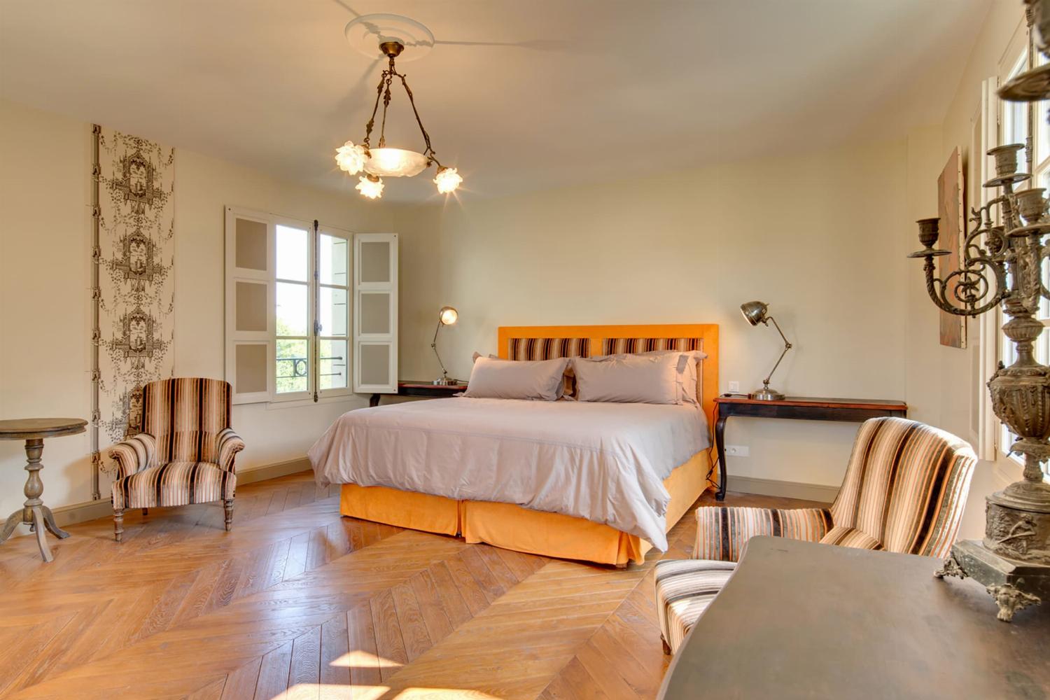 Bedroom | Holiday château in Centre-Val de Loire
