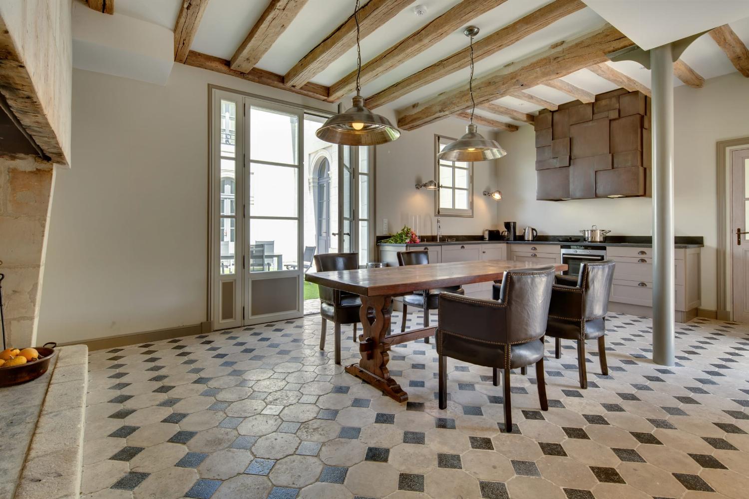 Dining room | Holiday château in Centre-Val de Loire