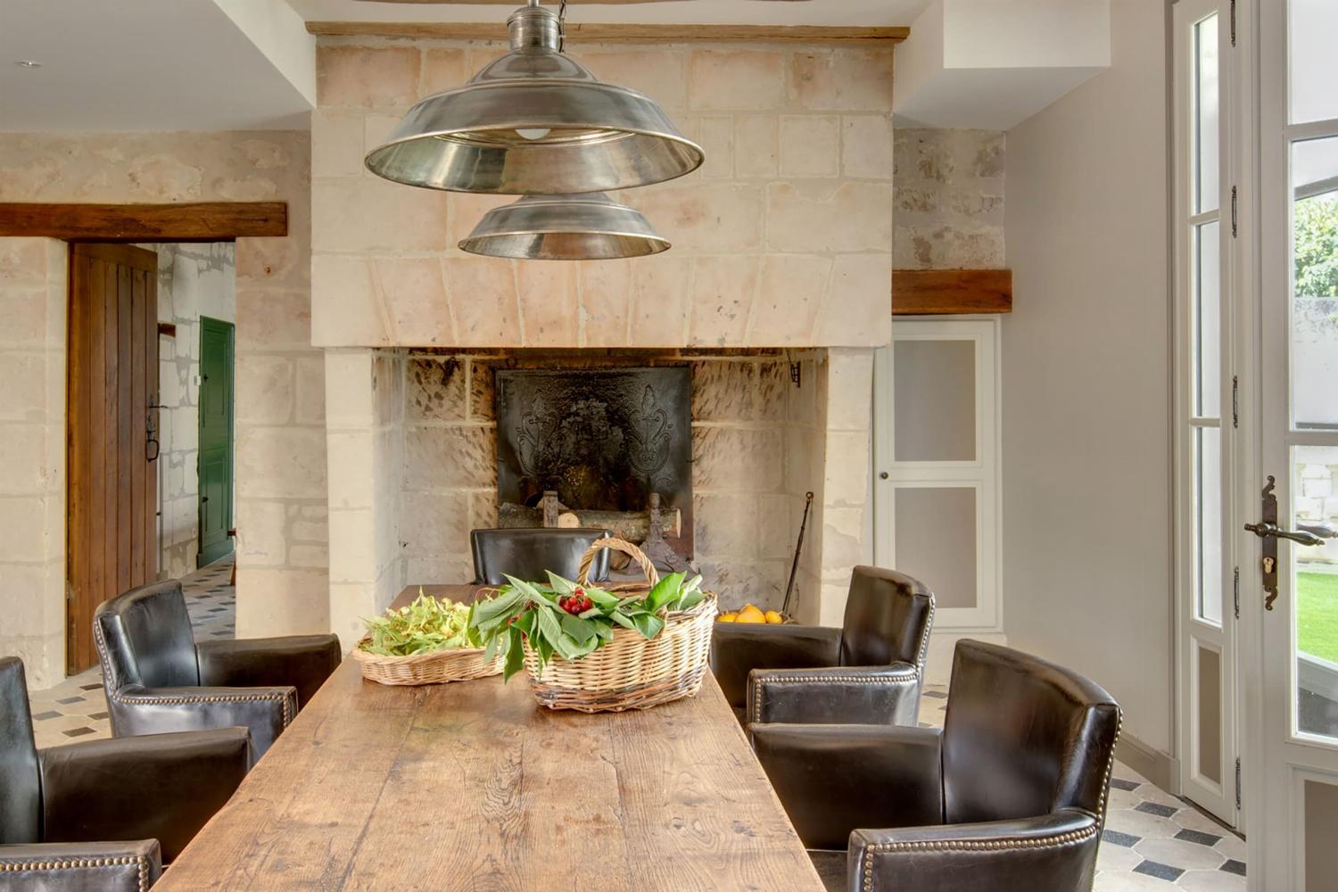 Dining room | Holiday château in Centre-Val de Loire