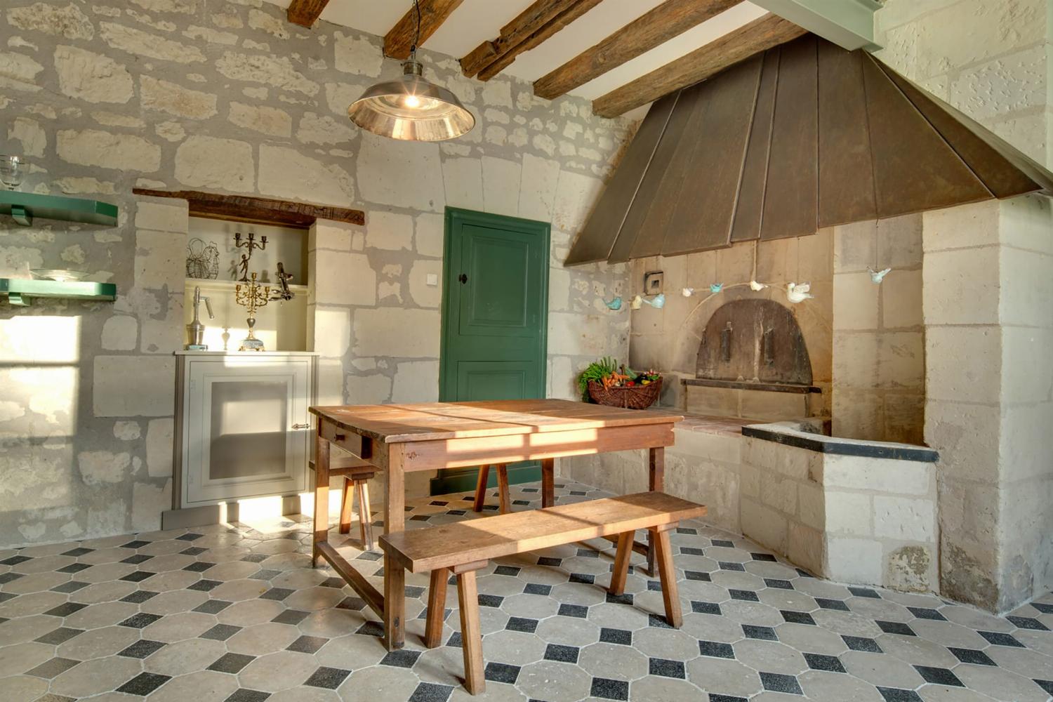 Kitchen | Holiday château in Centre-Val de Loire