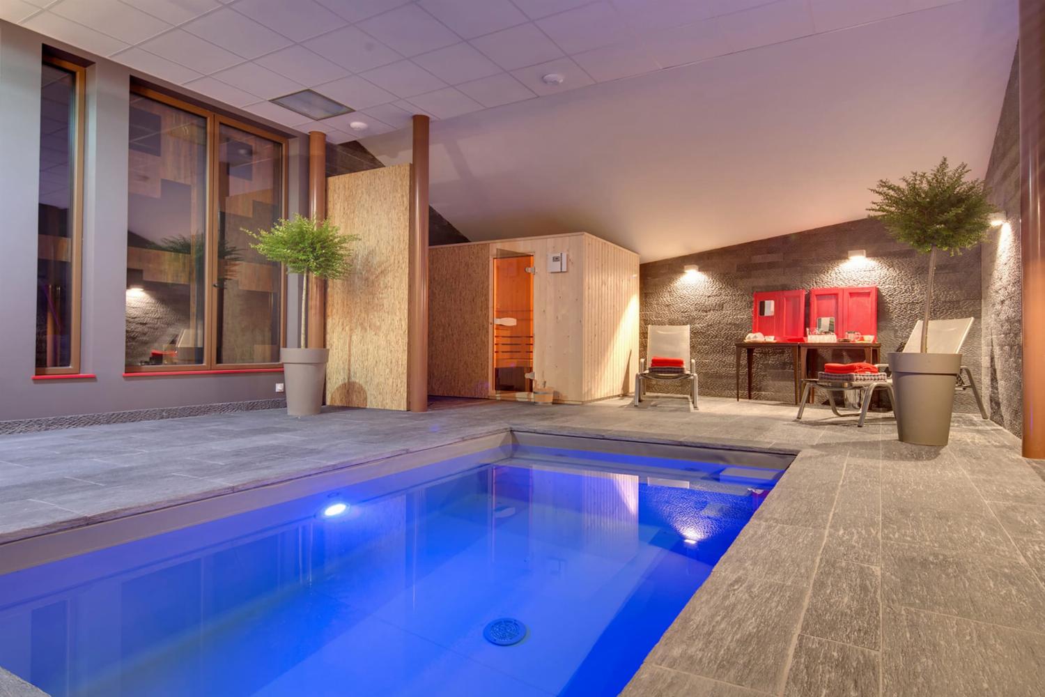 Private pool, spa and sauna