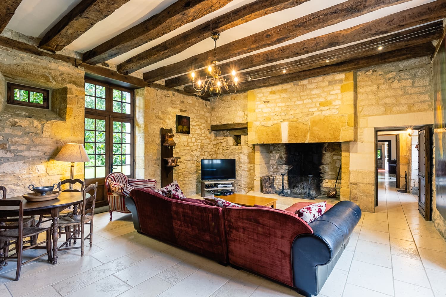 Living room | Holiday home in Nouvelle-Aquitaine