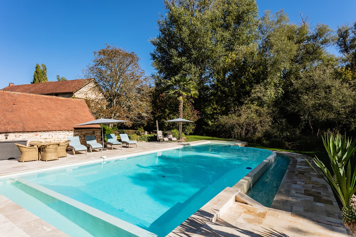 Piscine privée à débordement