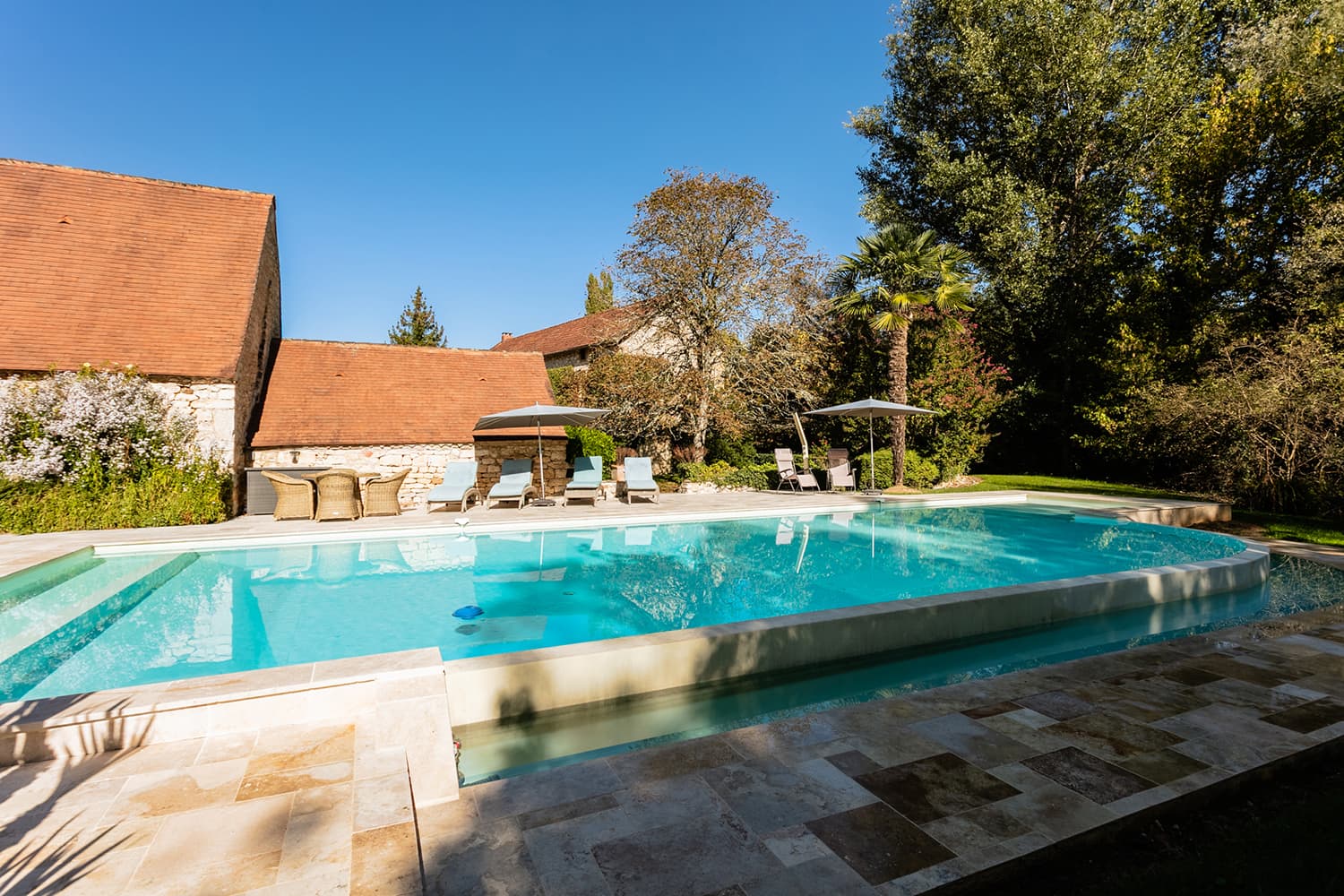 Private infinity pool