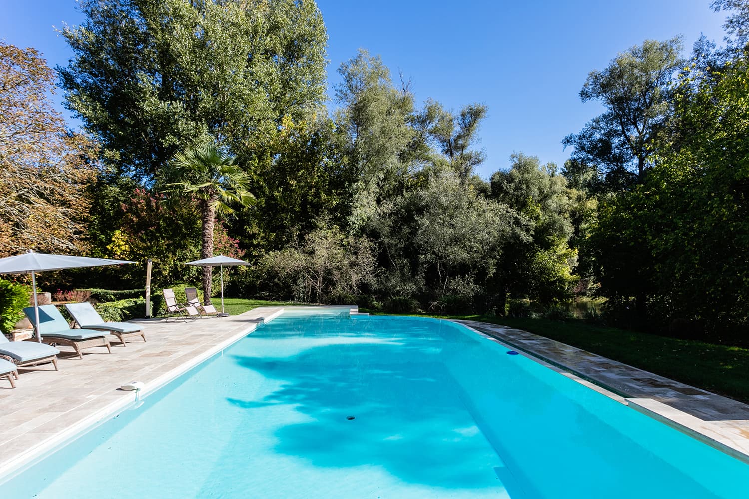 Private infinity pool