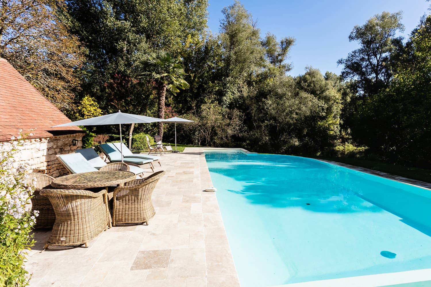 Private infinity pool