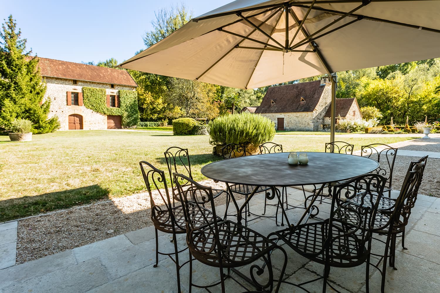 Terrace | Holiday home in Nouvelle-Aquitaine