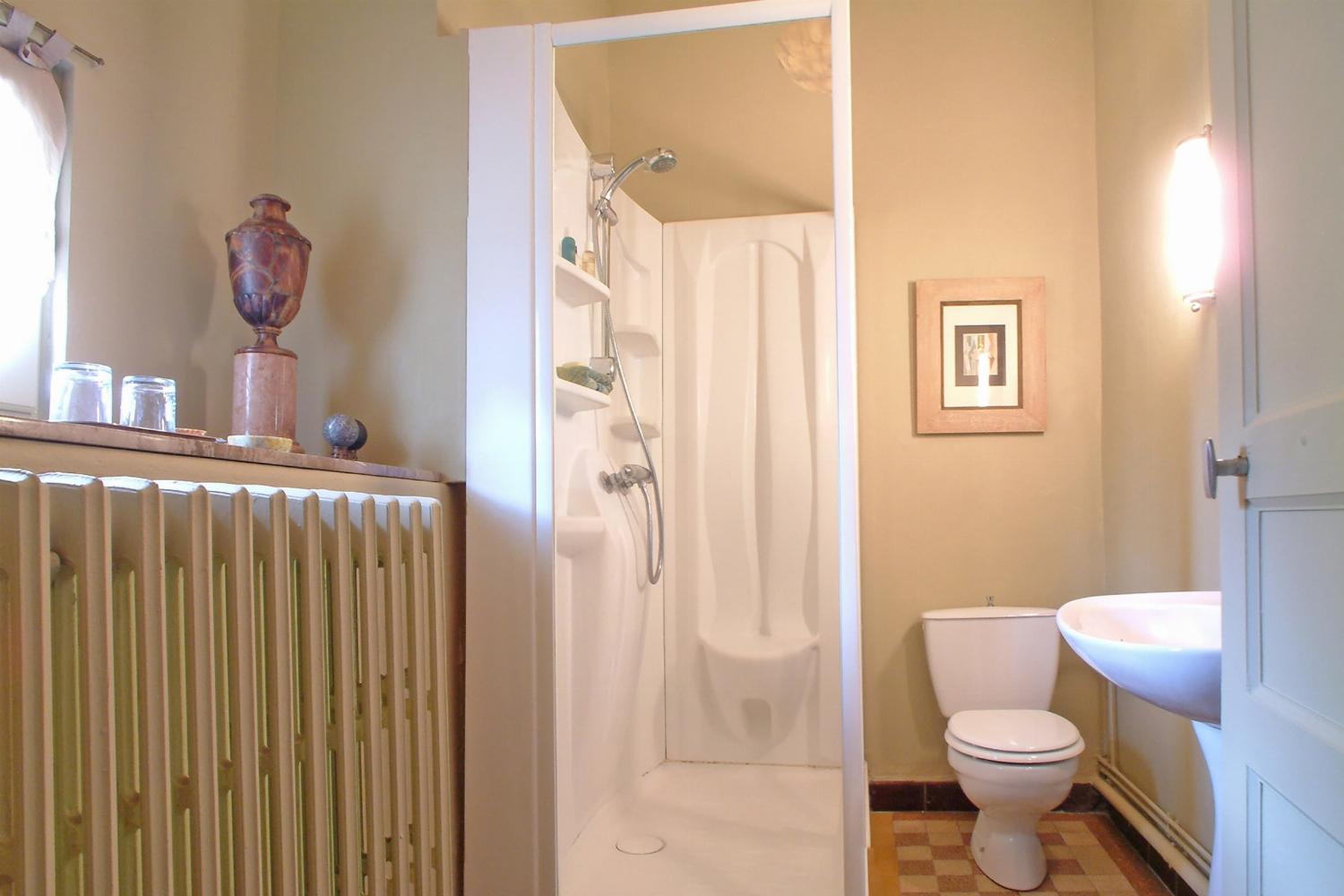 Bathroom | Rental apartment in Maine-et-Loire