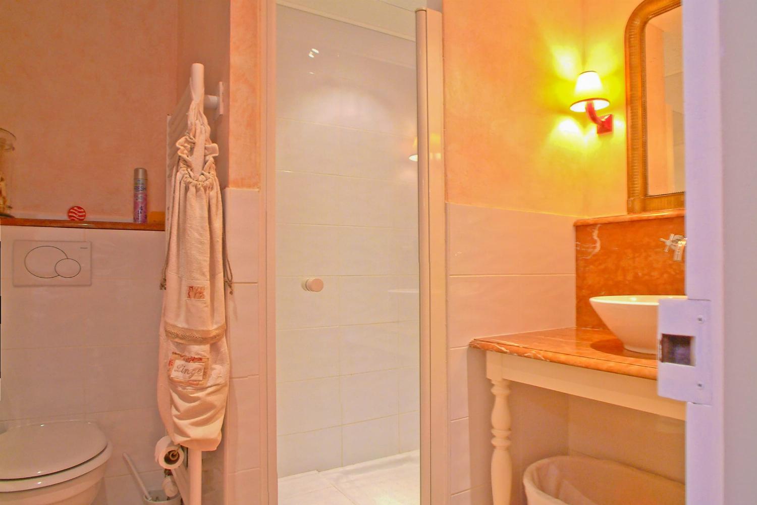 Bathroom | Self-catering apartment in Pays de la Loire