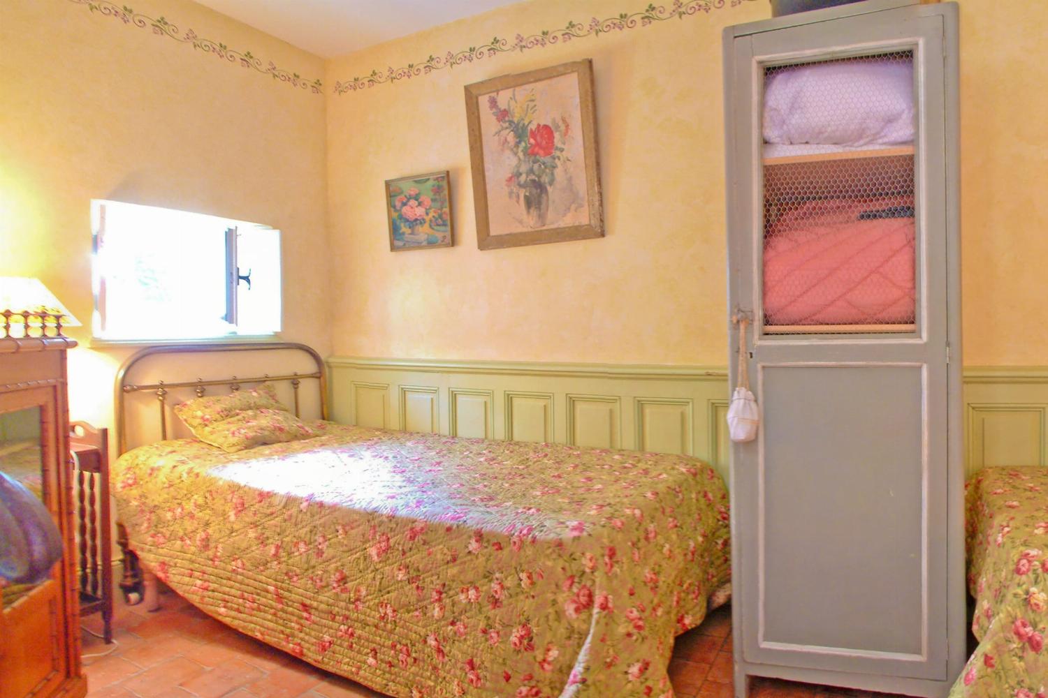 Bedroom | Self-catering apartment in Pays de la Loire